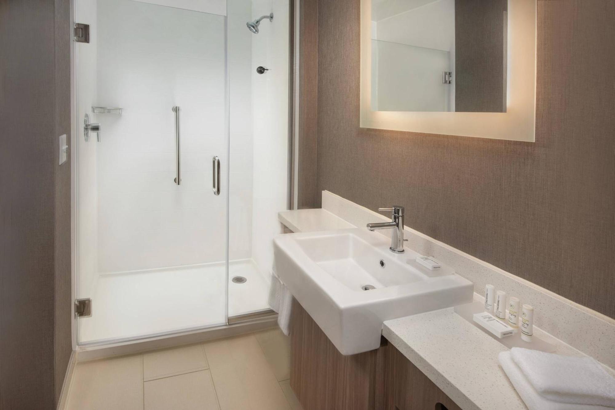 Springhill Suites By Marriott Frederick Extérieur photo